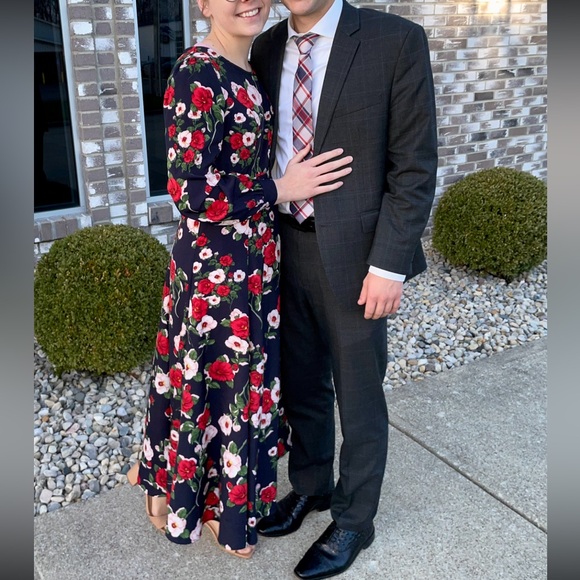 Beautiful Dress - Picture 3 of 3